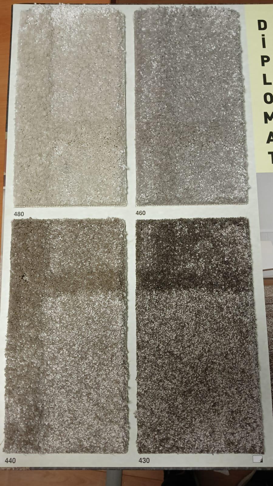 Halıfleks profesyonel döşeme uygulaması, hızlı ve kaliteli montaj.